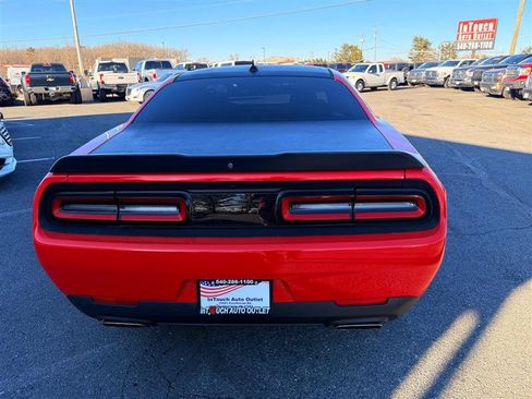 Used 2018 Dodge Challenger T/A image 8