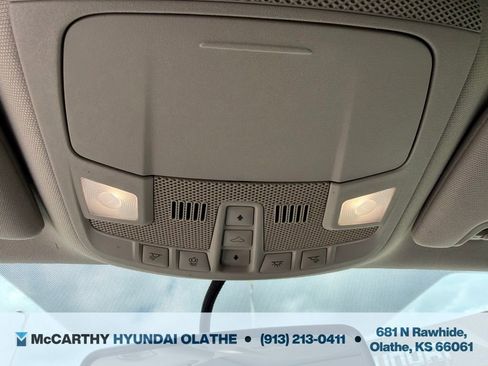 Used 2017 Ford Fusion SE FWD image 28