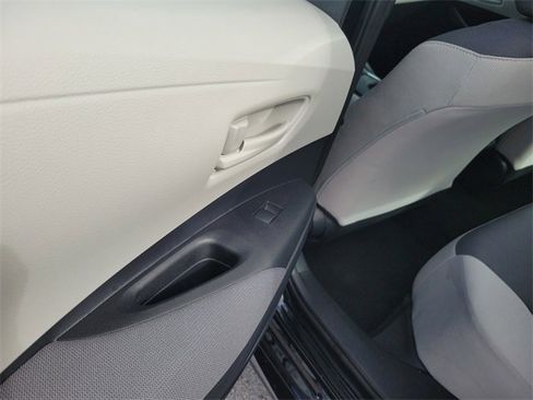 Used 2025 Toyota Corolla LE image 10