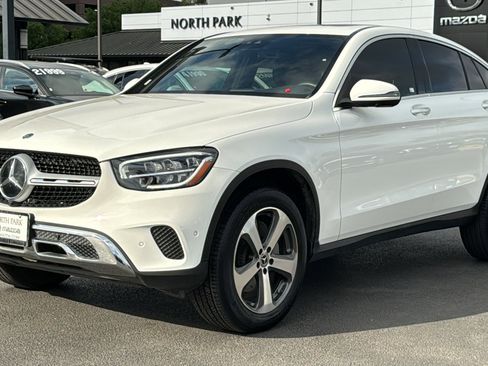 Used 2023 Mercedes-Benz GLC 300 4MATIC Coupe image 4