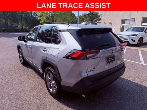 Used 2023 Toyota RAV4 LE AWD/4WD image 5