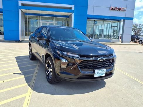 Used 2024 Chevrolet Trax RS FWD image 23