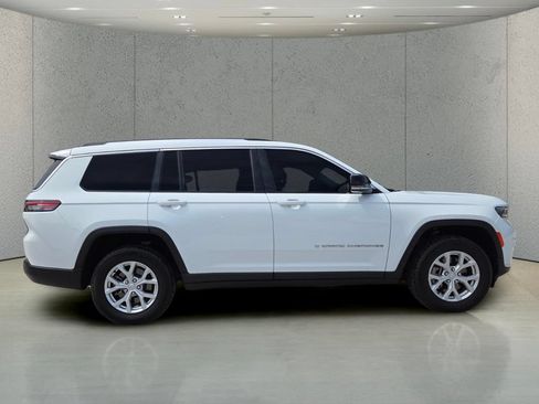 Used 2023 Jeep Grand Cherokee L Limited AWD/4WD image 2