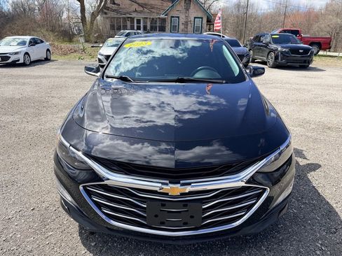 Used 2023 Chevrolet Malibu LT image 2