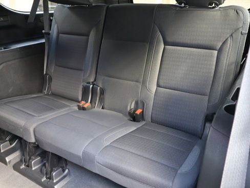 Used 2023 Chevrolet Suburban LS RWD image 11