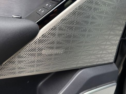 Used 2022 Land Rover Range Rover Velar R-Dynamic S image 13