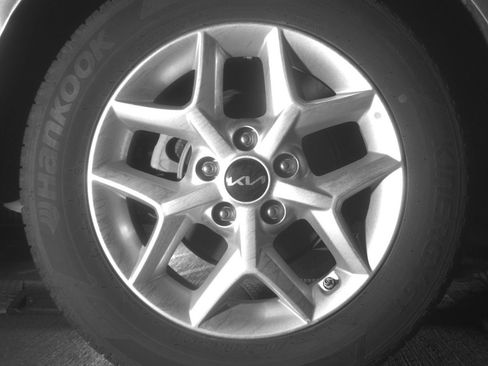Used 2025 Kia Soul LX w/ LX Technology Package FWD image 15