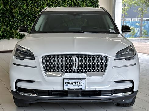 Certified 2023 Lincoln Aviator Reserve AWD/4WD image 9