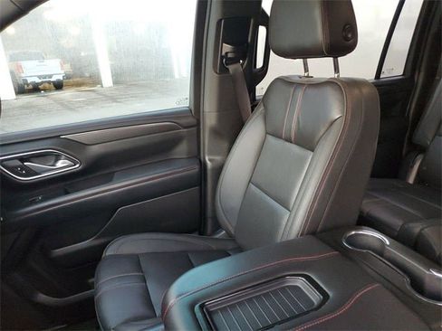 Used 2022 Chevrolet Suburban RST w/ Luxury Package image 94