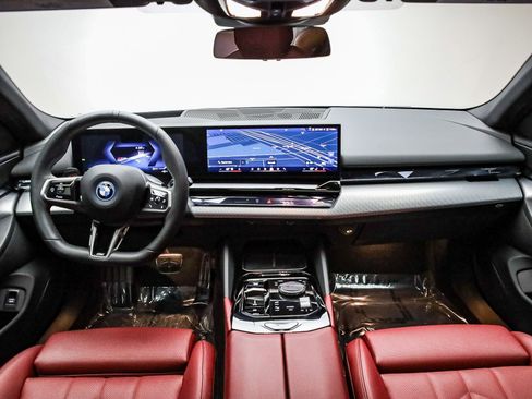 Certified 2025 BMW i5 eDrive40i w/ M Sport Package image 13