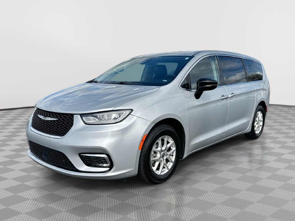 Used 2024 Chrysler Pacifica Touring-L FWD image 1
