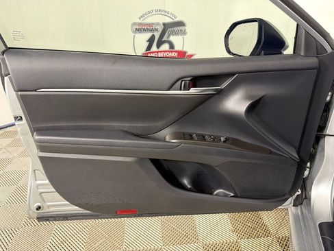 Used 2023 Toyota Camry SE image 10