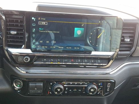 Used 2023 Chevrolet Silverado 1500 ZR2 image 17