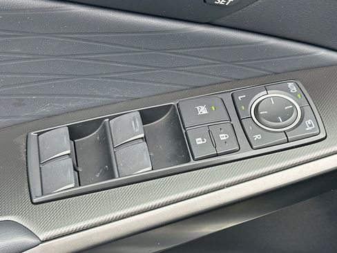 Used 2025 Lexus IS 350 F Sport w/ Navigation Package AWD/4WD image 15