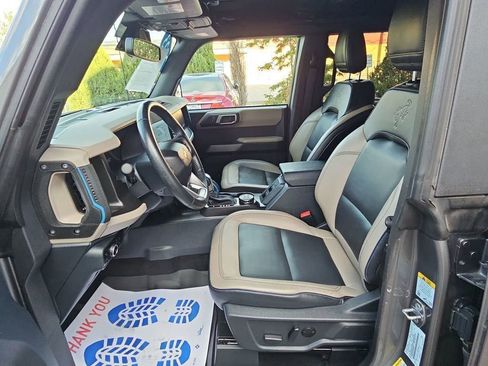 Used 2023 Ford Bronco Wildtrak image 11