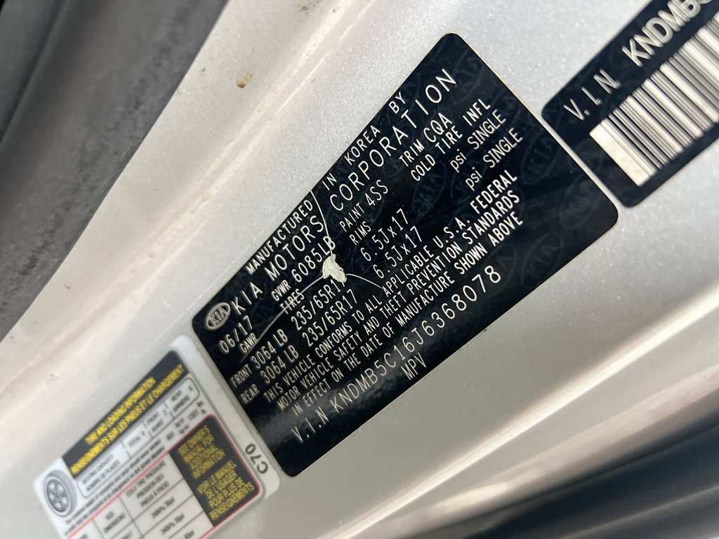 Used 2018 Kia Sedona LX FWD image 28