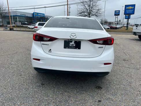 Used 2018 MAZDA MAZDA3 Sport image 20