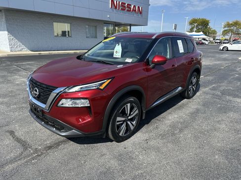 Used 2022 Nissan Rogue SL w/ SL Premium Package image 2