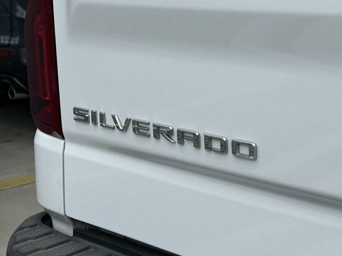 Used 2025 Chevrolet Silverado 1500 LT Trail Boss w/ Convenience Package II AWD/4WD image 7