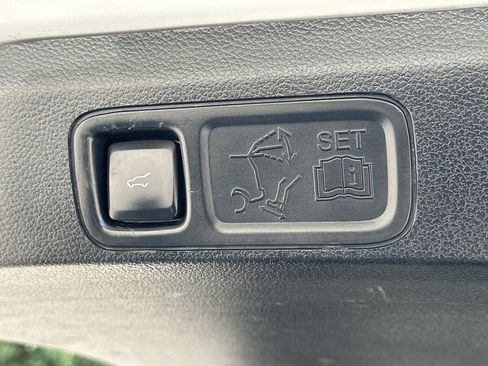 Used 2021 Ford Expedition Max Limited image 20