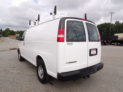 Used 2020 Chevrolet Express 2500 w/ Driver Convenience Package RWD image 5