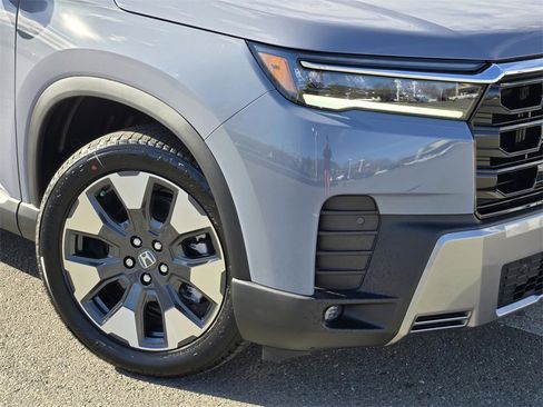 New 2026 Honda Pilot Touring image 9