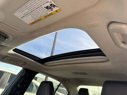 Used 2023 Toyota Corolla XLE image 25