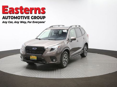 Used 2022 Subaru Forester Premium AWD/4WD image 59