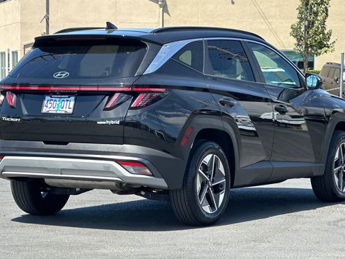 Certified 2025 Hyundai Tucson SEL AWD/4WD image 4