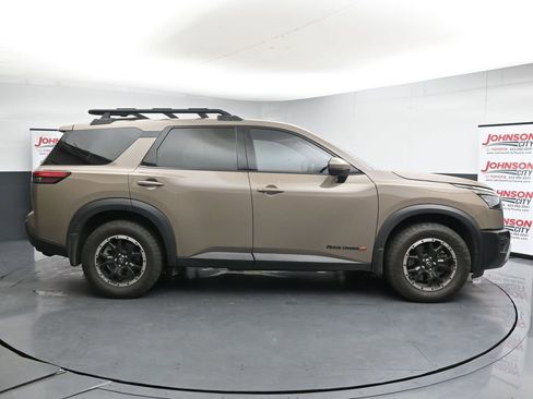Used 2024 Nissan Pathfinder Rock Creek AWD/4WD image 9