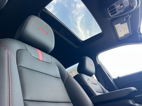 New 2026 Chevrolet Trax RS w/ Sunroof Package FWD image 17
