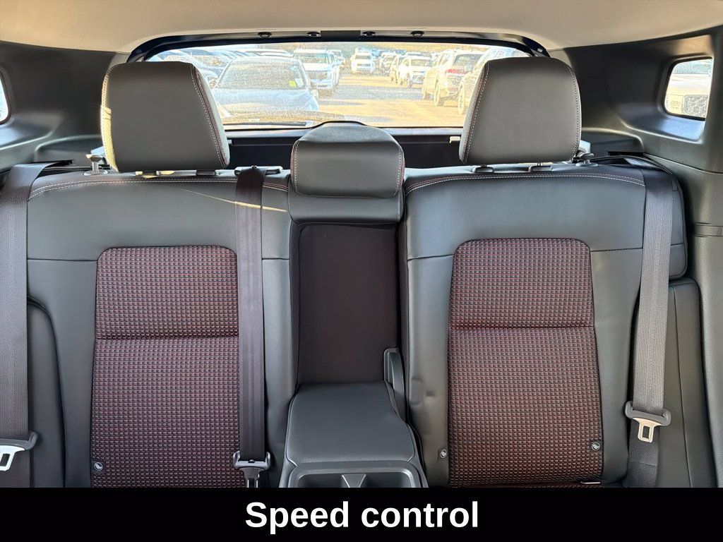 Certified 2026 Nissan Kicks SR FWD image 39