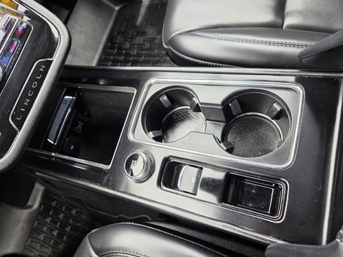 Used 2022 Lincoln Corsair AWD w/ Equipment Group 101A image 13