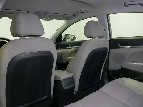 Used 2019 Hyundai Elantra SE FWD image 19