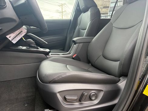 New 2026 Toyota Corolla Cross XLE AWD/4WD image 12