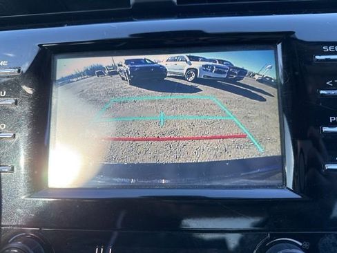 Used 2019 Toyota Camry SE image 13