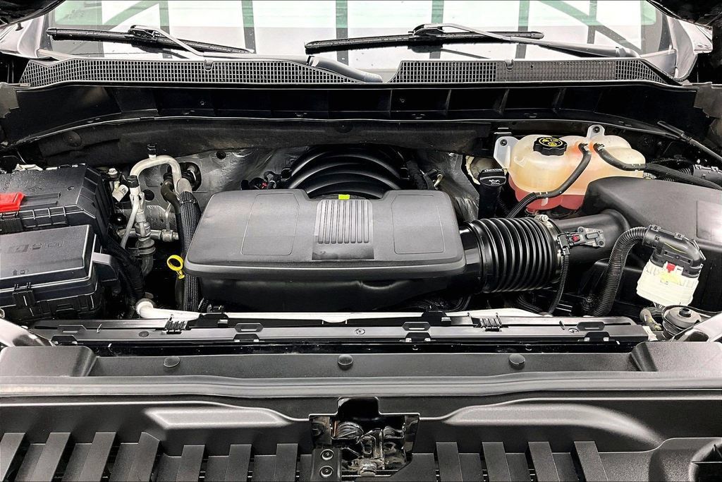 Used 2023 Chevrolet Silverado 1500 LT w/ Protection Package AWD/4WD image 10