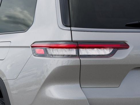 New 2026 Jeep Grand Cherokee L Limited RWD image 9