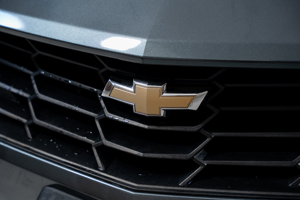 Used 2020 Chevrolet Camaro LT w/ Technology Package RWD image 18