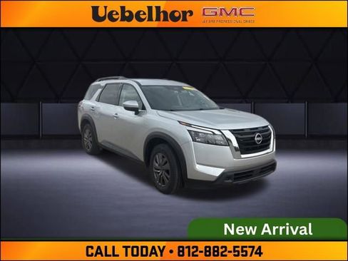 Used 2025 Nissan Pathfinder SV AWD/4WD image 4