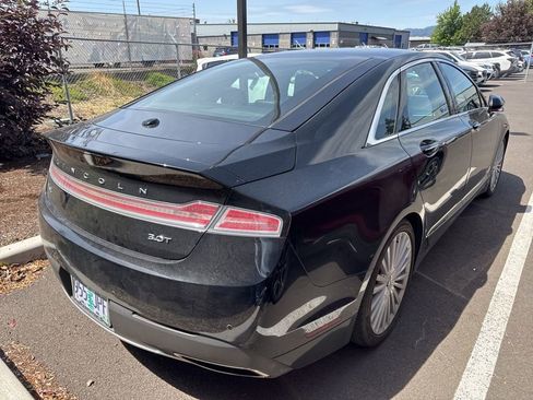 Used 2017 Lincoln MKZ Reserve w/ Luxury Package FWD image 3