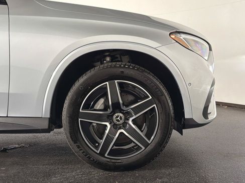 Used 2025 Mercedes-Benz GLC 300 4MATIC w/ AMG Line image 22