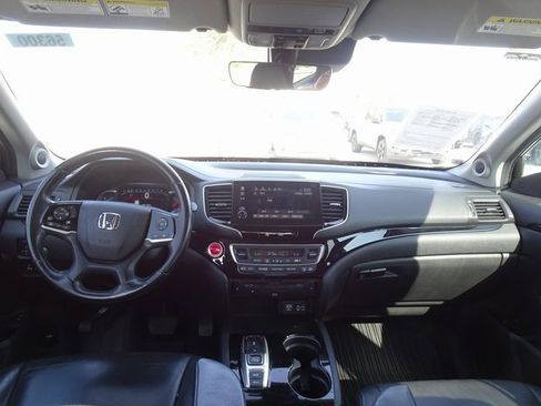 Used 2019 Honda Pilot Touring image 11