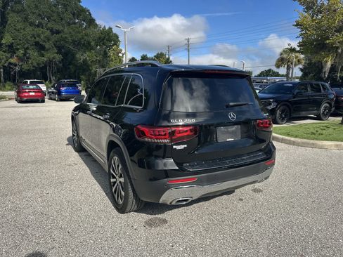 Used 2022 Mercedes-Benz GLB 250 4MATIC image 4