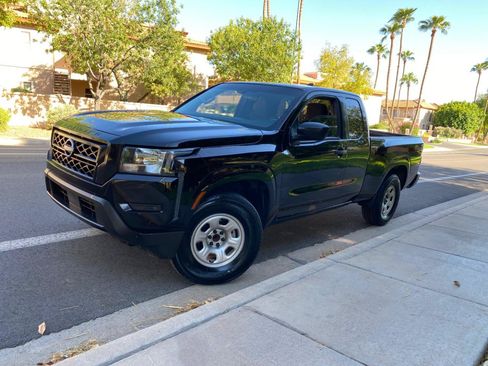 Used 2022 Nissan Frontier S RWD image 3
