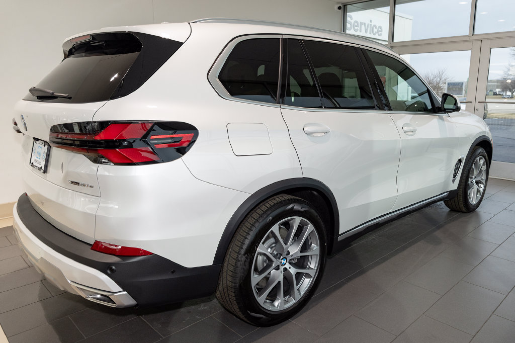 Used 2026 BMW X5 xDrive50e w/ Premium Package AWD/4WD image 15