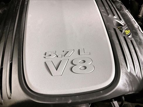 Used 2020 Jeep Grand Cherokee Overland AWD/4WD image 32