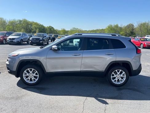 Used 2015 Jeep Cherokee Latitude FWD image 1