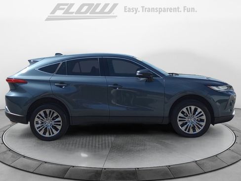 Used 2024 Toyota Venza Limited image 10
