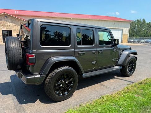 Used 2021 Jeep Wrangler Unlimited Sahara AWD/4WD image 3